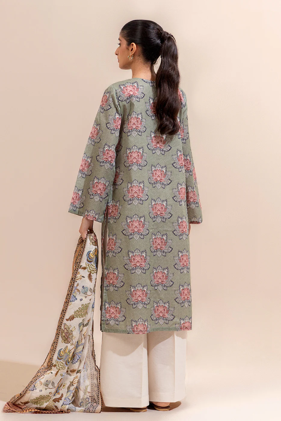 2 PIECE PRINTED LAWN SUIT-MYSTERY GARDEN (UNSTITCHED) - Image 4