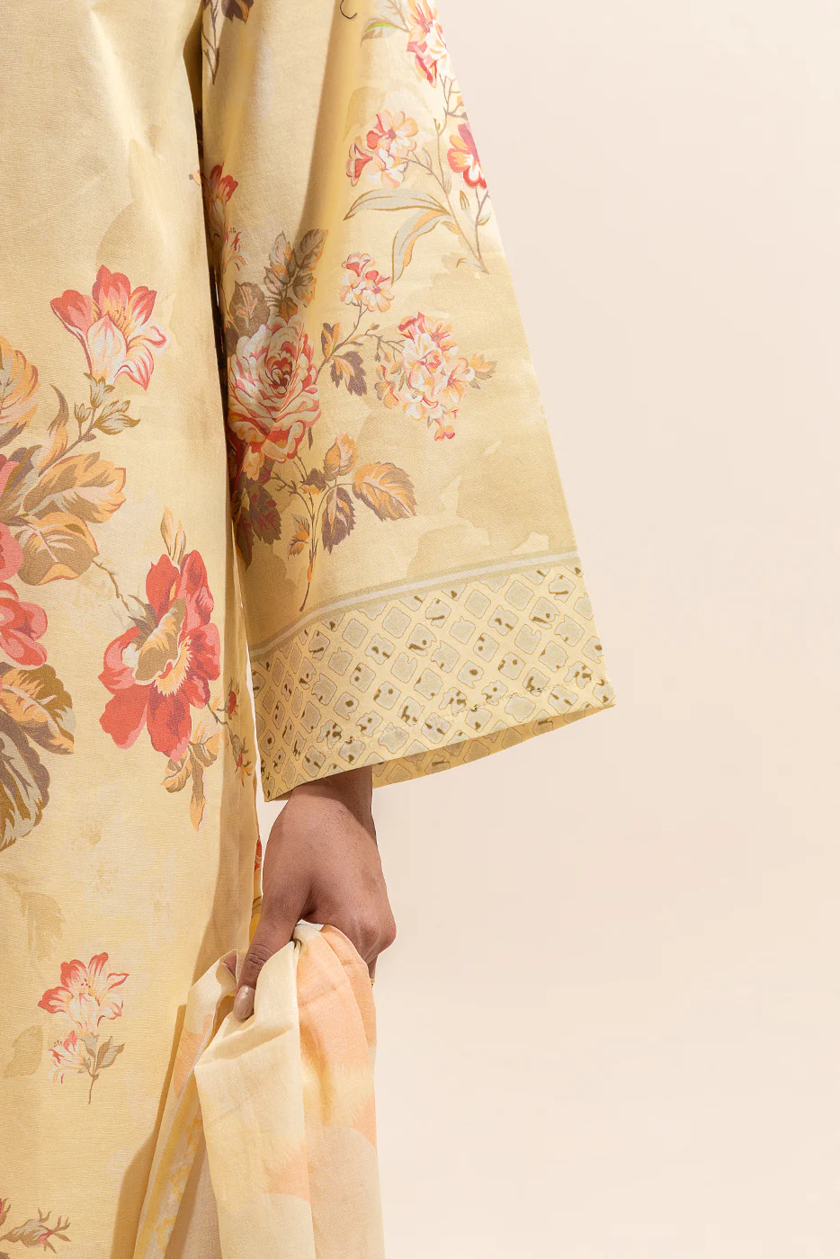 3 PIECE PRINTED LAWN SUIT-VINTAGE VEIL (UNSTITCHED) - Image 4