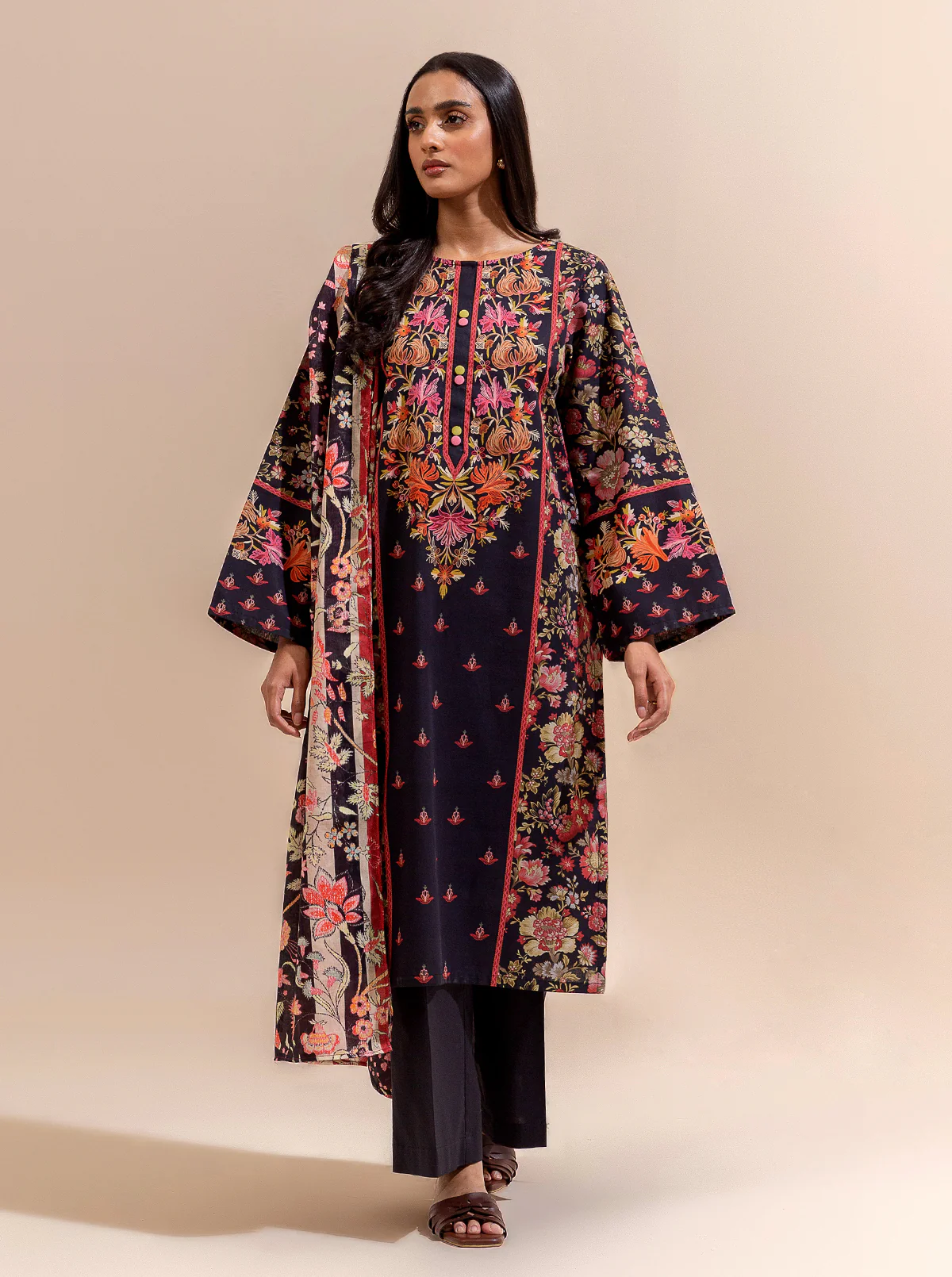 2 PIECE PRINTED LAWN SUIT-EBONY GARDEN (UNSTITCHED) - Image 2