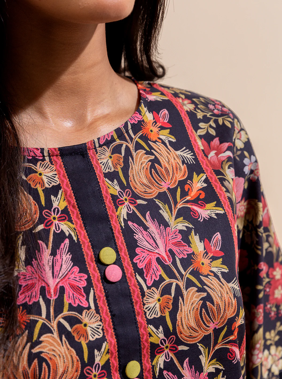2 PIECE PRINTED LAWN SUIT-EBONY GARDEN (UNSTITCHED) - Image 5