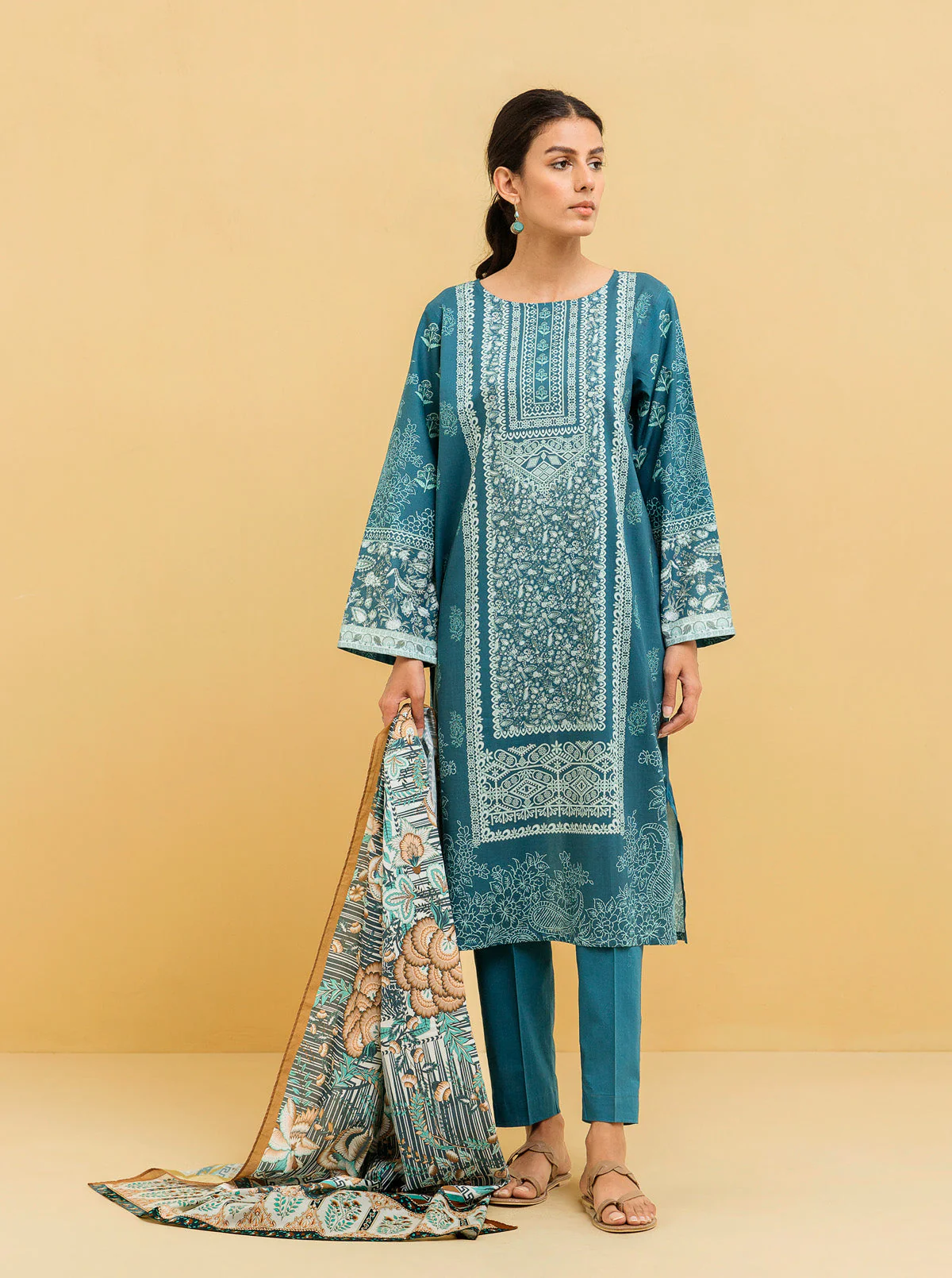 3 PIECE - PRINTED LAWN SUIT - BLUE BOUQUET - Image 3