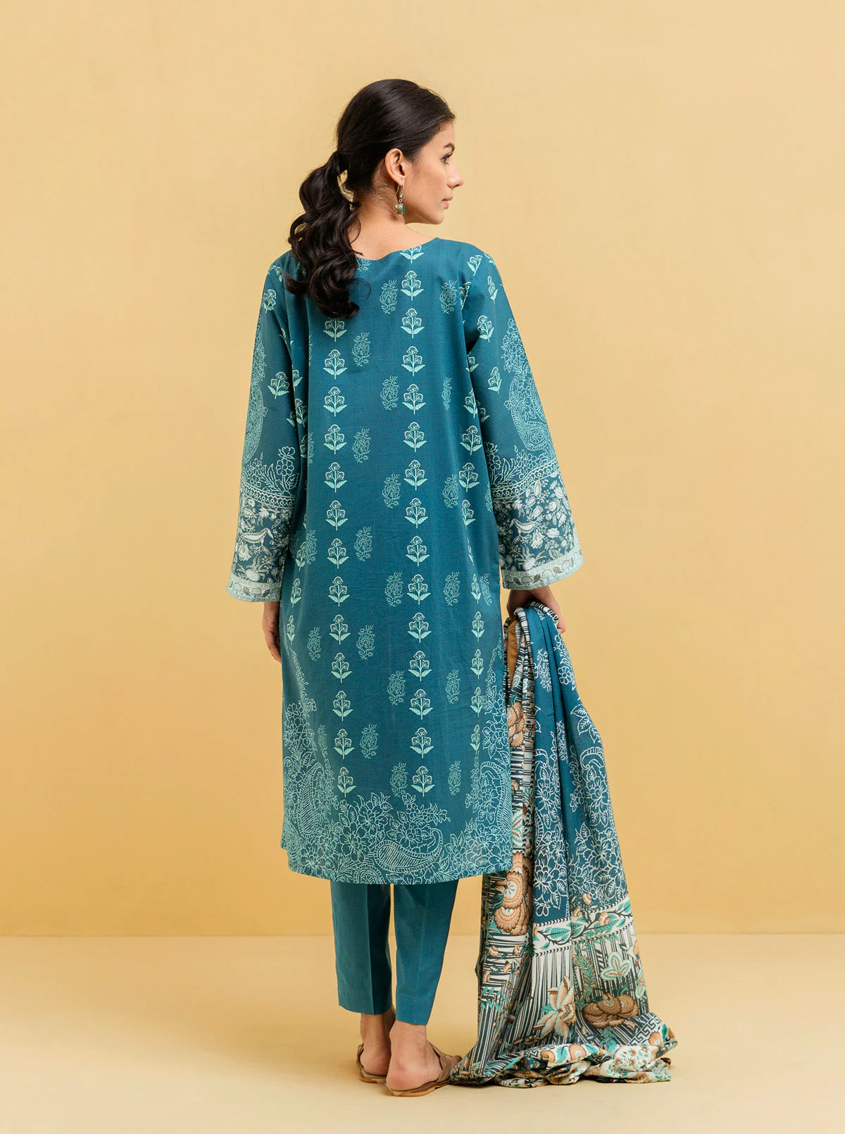 3 PIECE - PRINTED LAWN SUIT - BLUE BOUQUET - Image 6