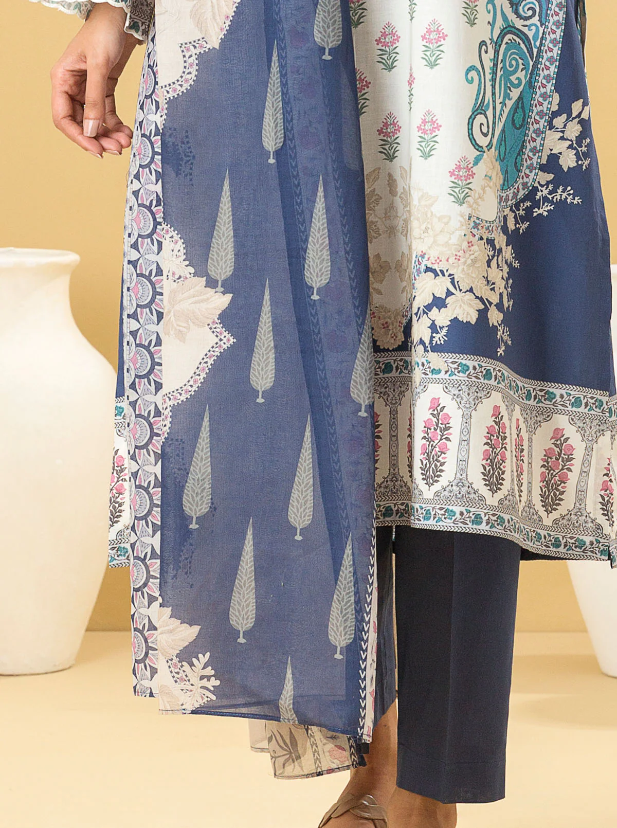 3 PIECE - PRINTED LAWN SUIT - ORIENTAL ESCAPE - Image 2
