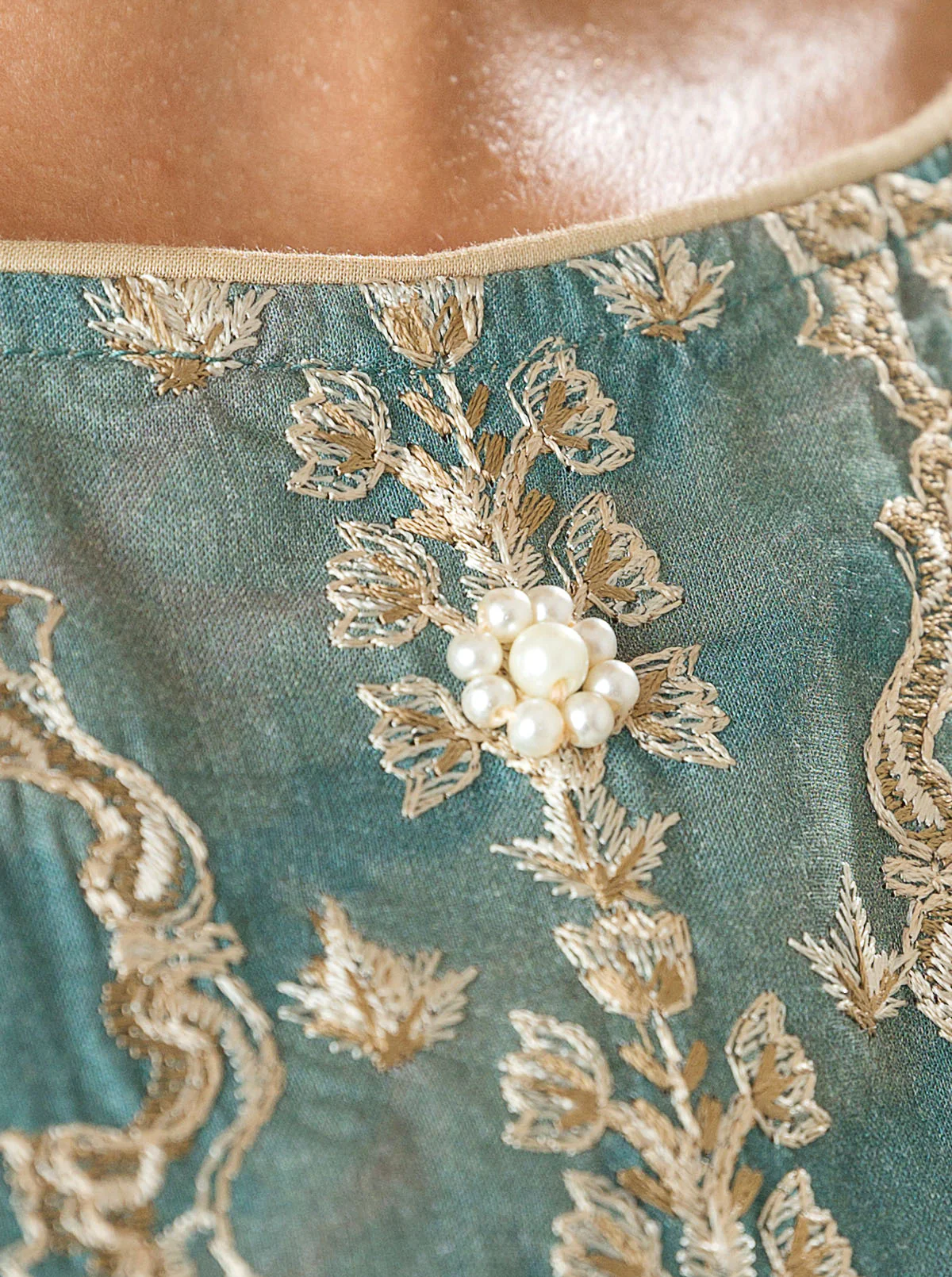 3 PIECE - EMBROIDERED LAWN SUIT - GEMSTONE TEAL - Image 5