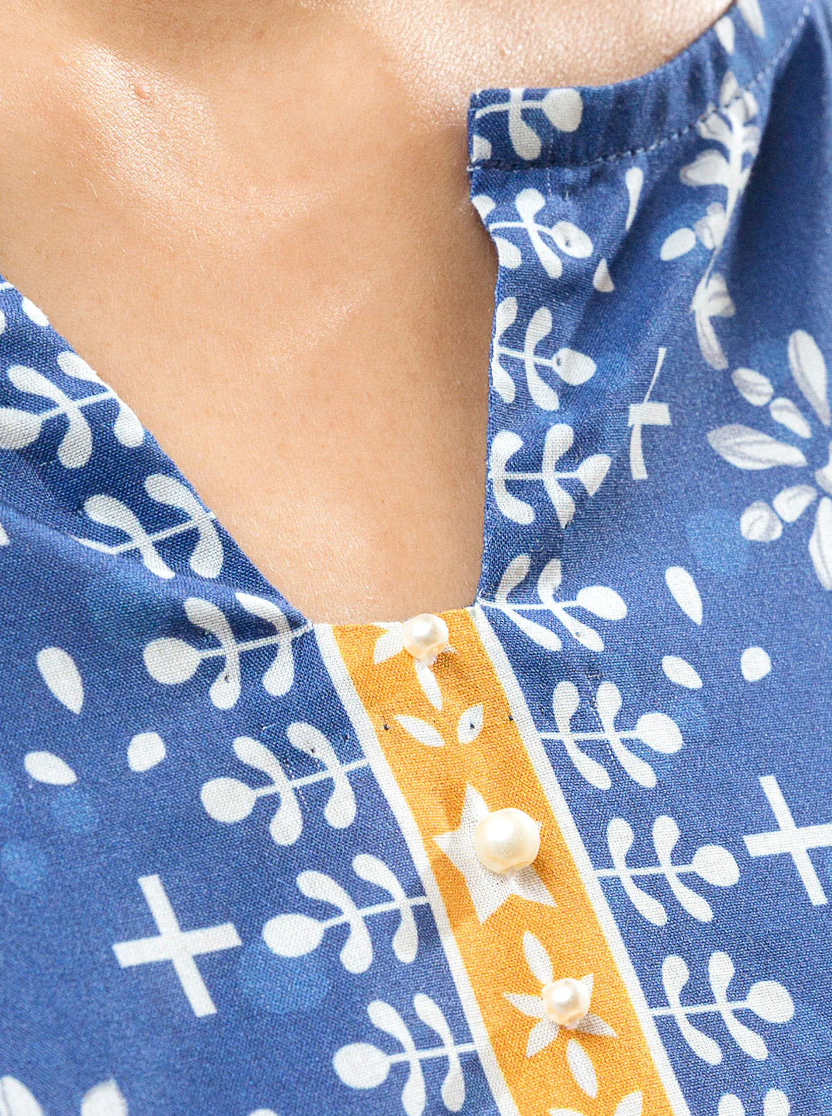 3 PIECE - PRINTED LAWN SUIT - CLASSIC BLUE - Image 5