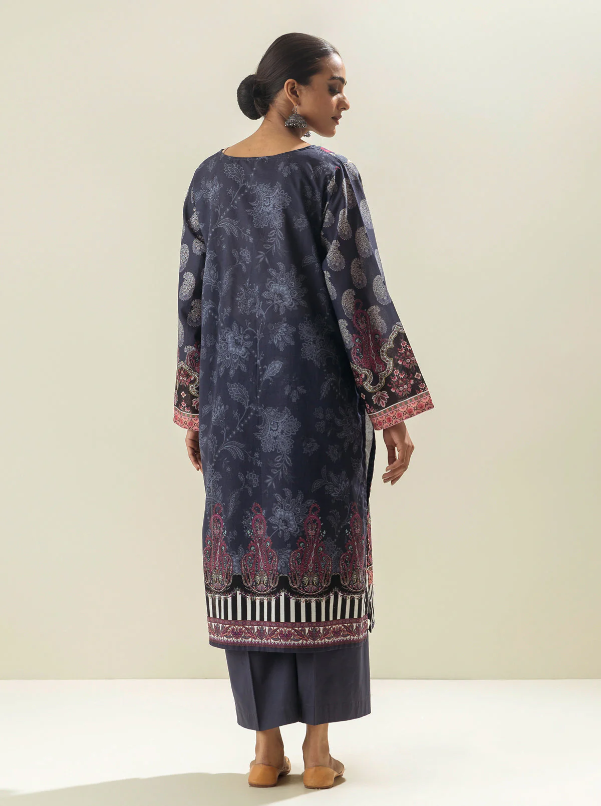1 PIECE - PRINTED LAWN SHIRT - MOTIF MAJESTY - Image 4