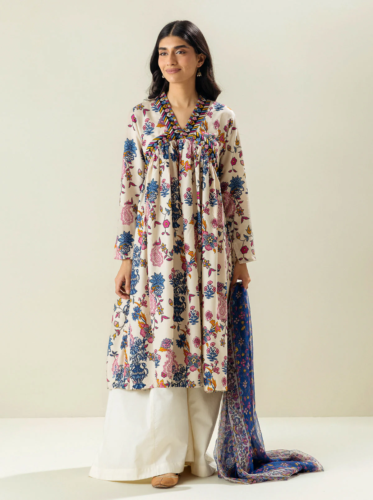 3 PIECE - PRINTED VISCOSE SUIT - CREME DE LA CREME - Image 3