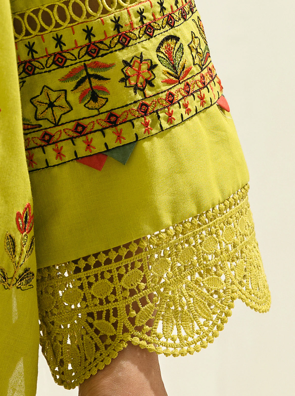 3 PIECE - EMBROIDERED LAWN SUIT - BAGHDAD SPRING - Image 4