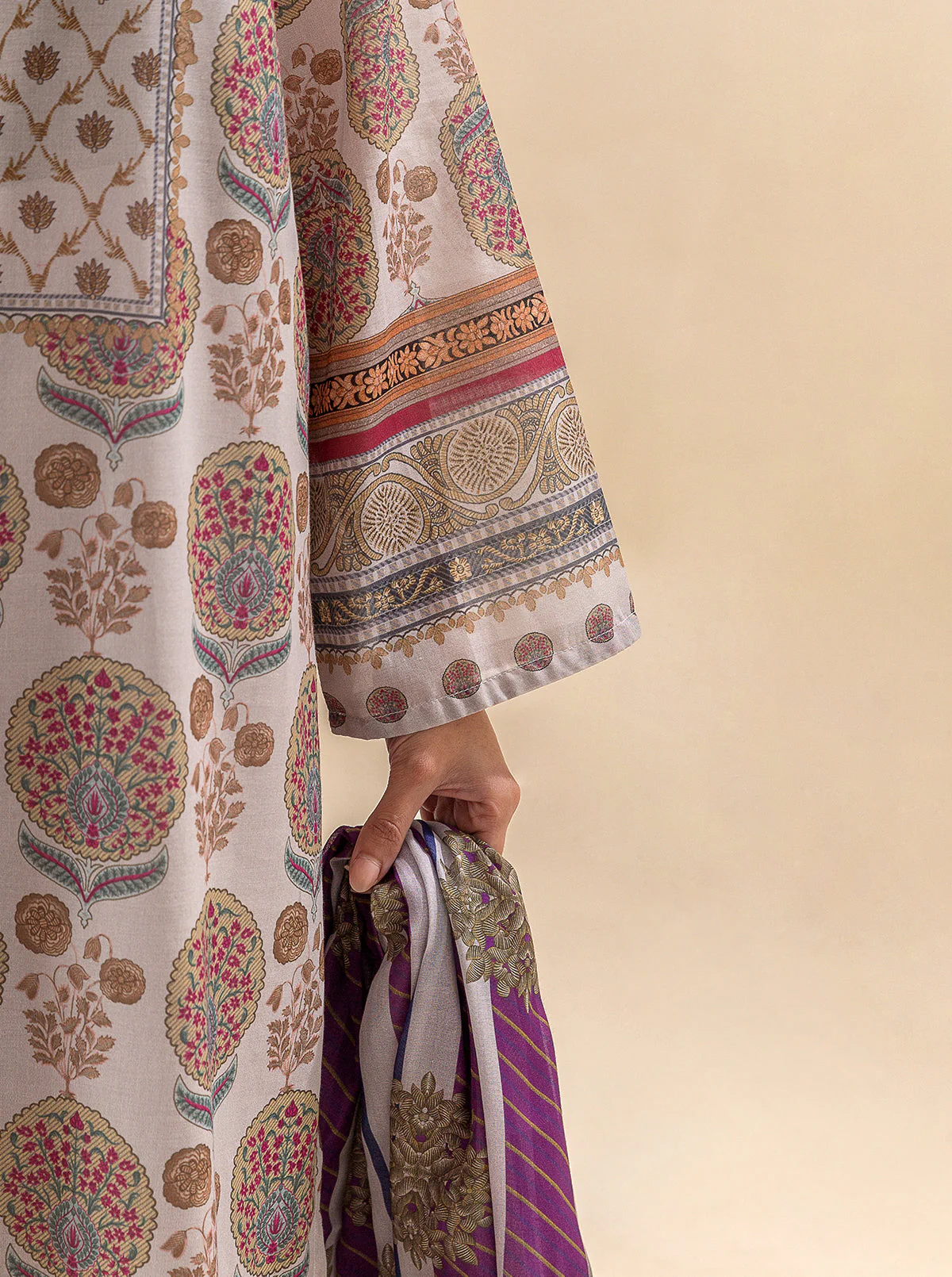 3 PIECE PRINTED LAWN SUIT-MUGHAL MELODY (UNSTITCHED) - Image 7