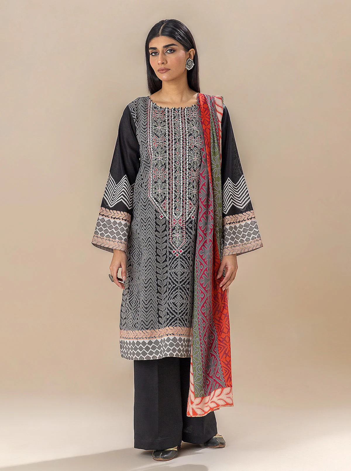 3 PIECE EMBROIDERED LAWN SUIT-EBONY BLISS (UNSTITCHED) - Image 5