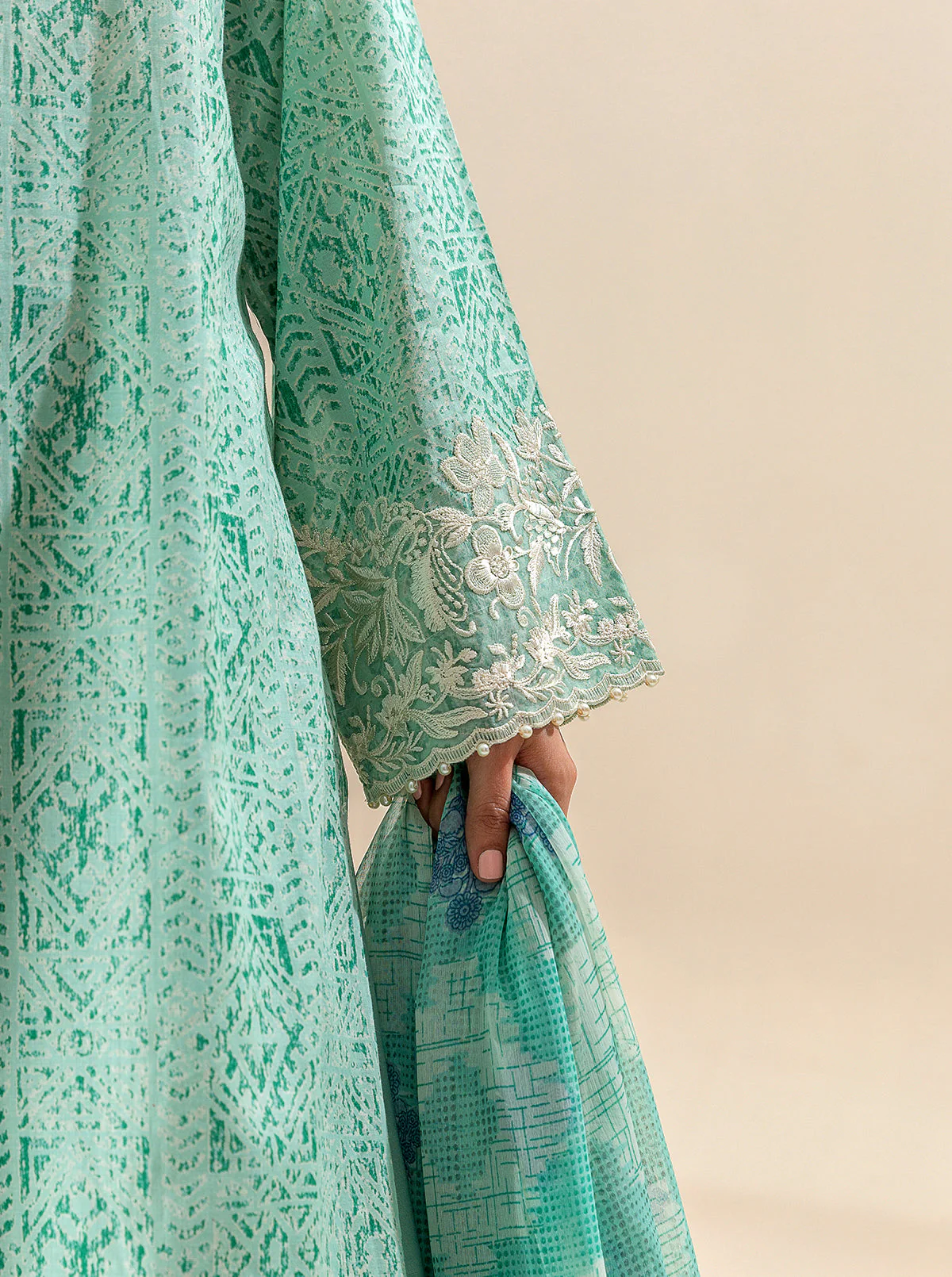 3 PIECE EMBROIDERED LAWN SUIT-MINERAL MINE (UNSTITCHED) - Image 2