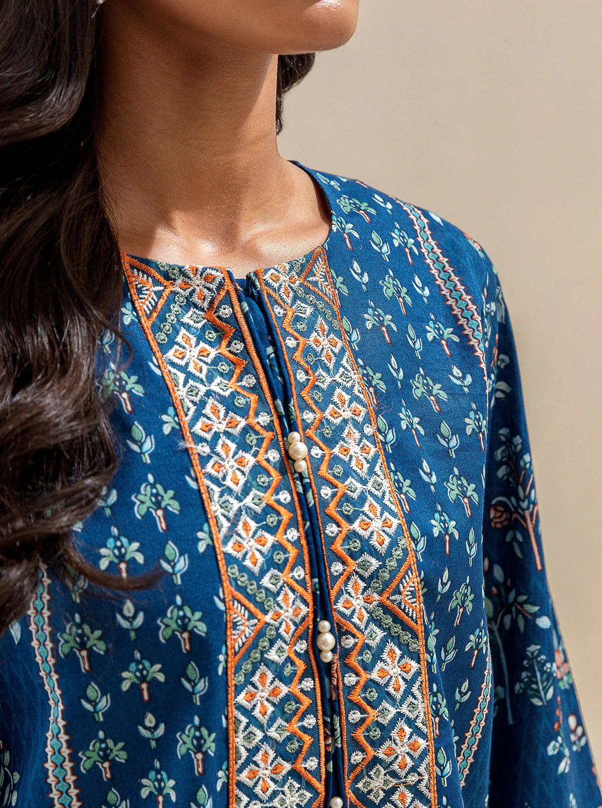 3 PIECE EMBROIDERED LAWN SUIT-NOUVEAU MAGIC (UNSTITCHED) - Image 4