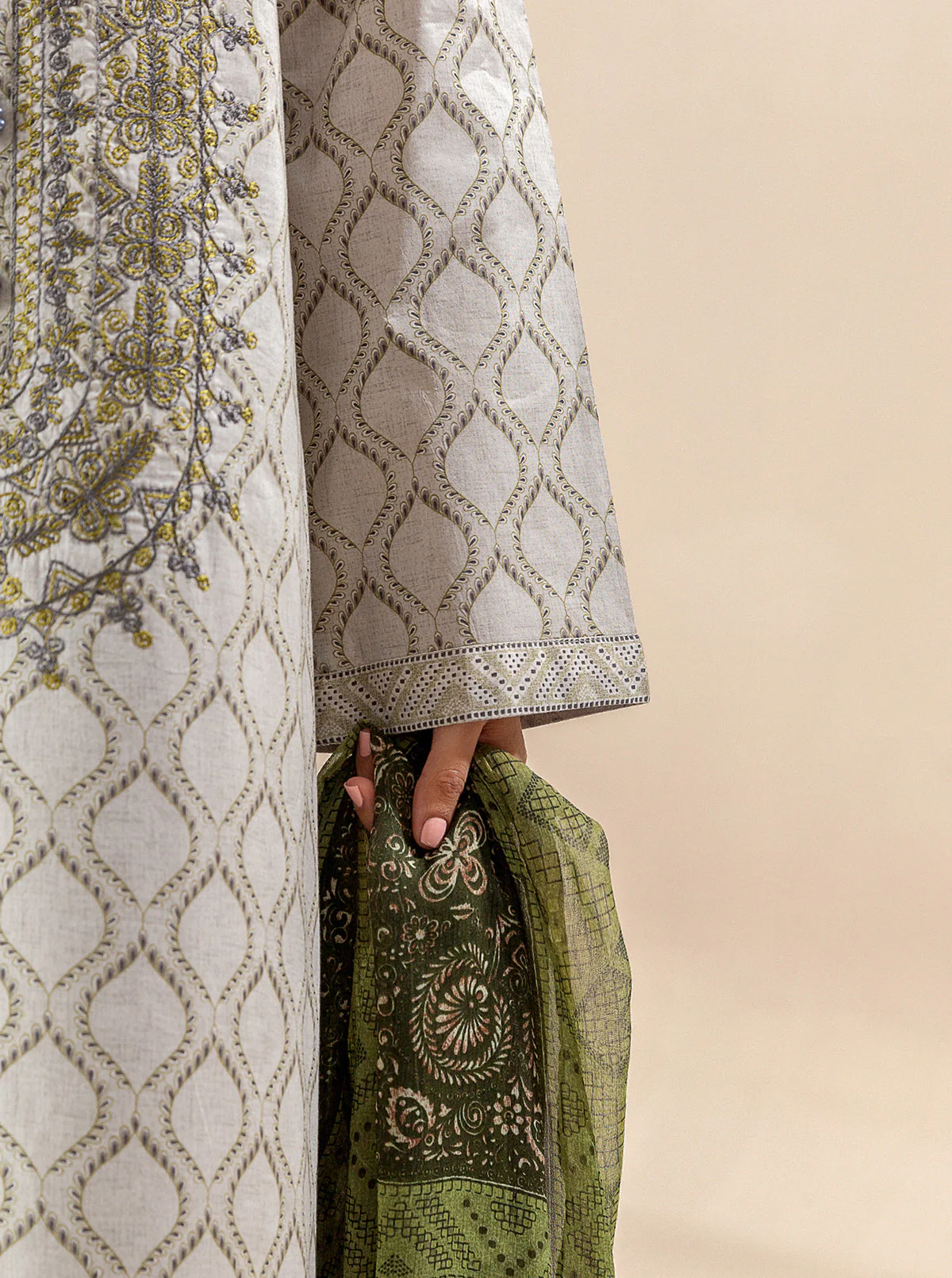 3 PIECE EMBROIDERED LAWN SUIT-CLOUD DANCE (UNSTITCHED) - Image 4