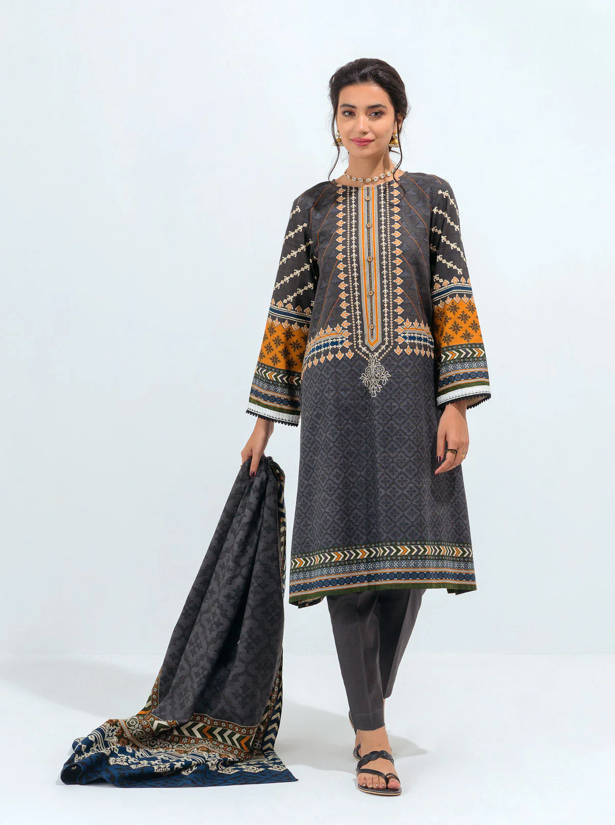 3 PIECE - PRINTED KHADDAR SUIT - GREY GLITZ - Image 5