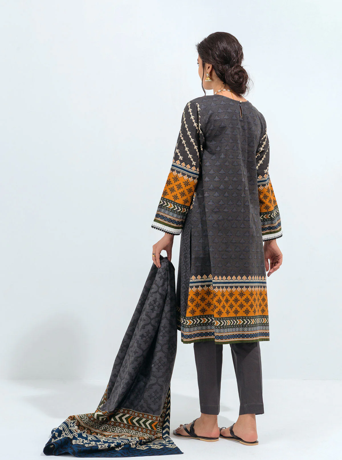 3 PIECE - PRINTED KHADDAR SUIT - GREY GLITZ - Image 6