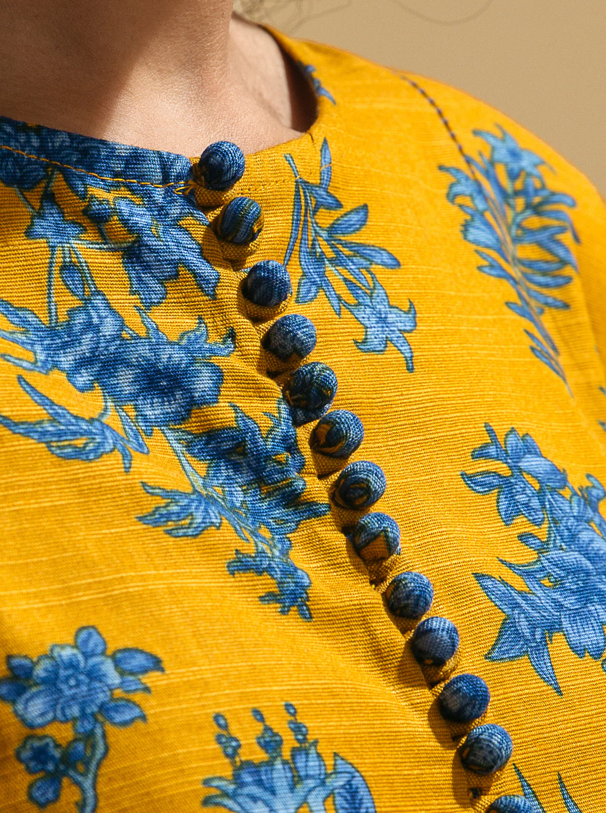 2 PIECE - PRINTED KHADDAR SUIT - MUSTARD ROBIN - Image 4