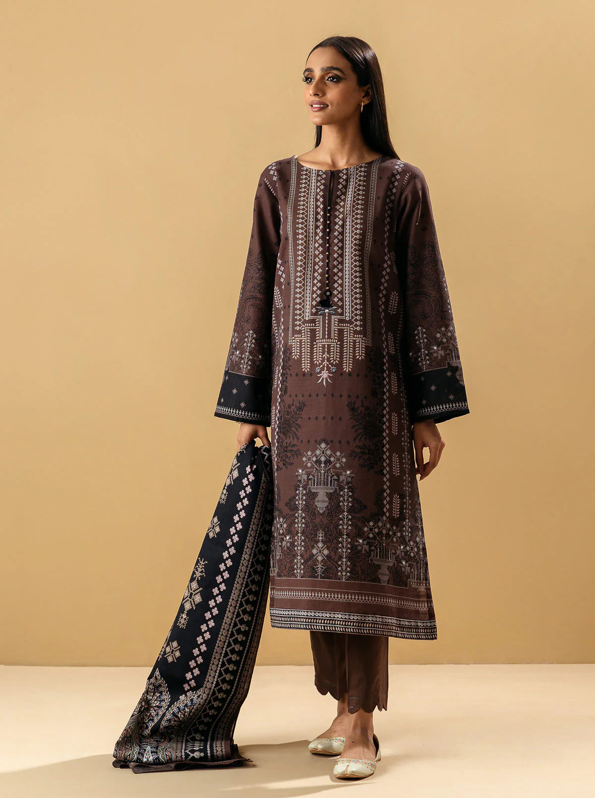 3 PIECE - PRINTED KHADDAR SUIT - WARM HUES - Image 4