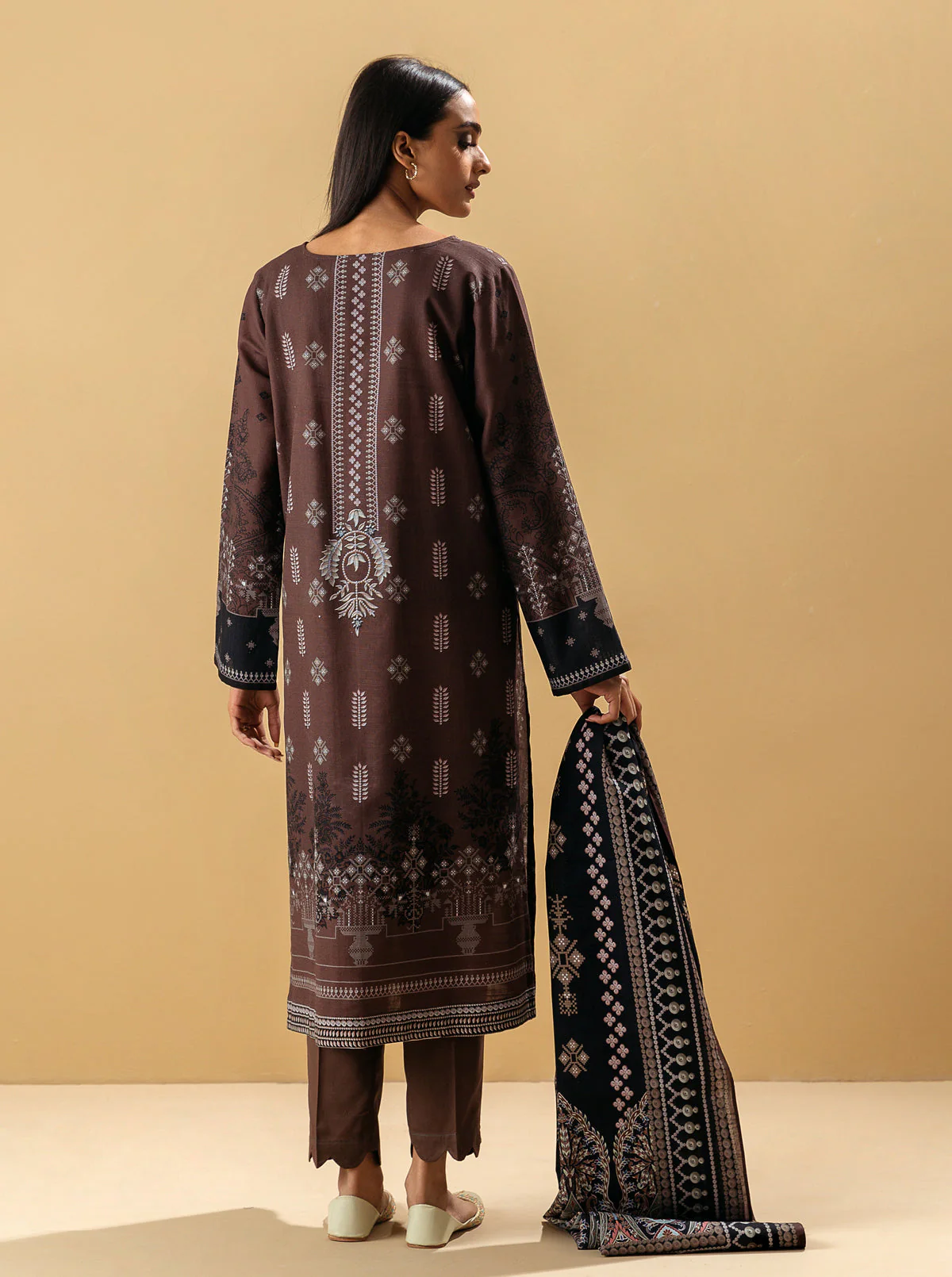 3 PIECE - PRINTED KHADDAR SUIT - WARM HUES - Image 5