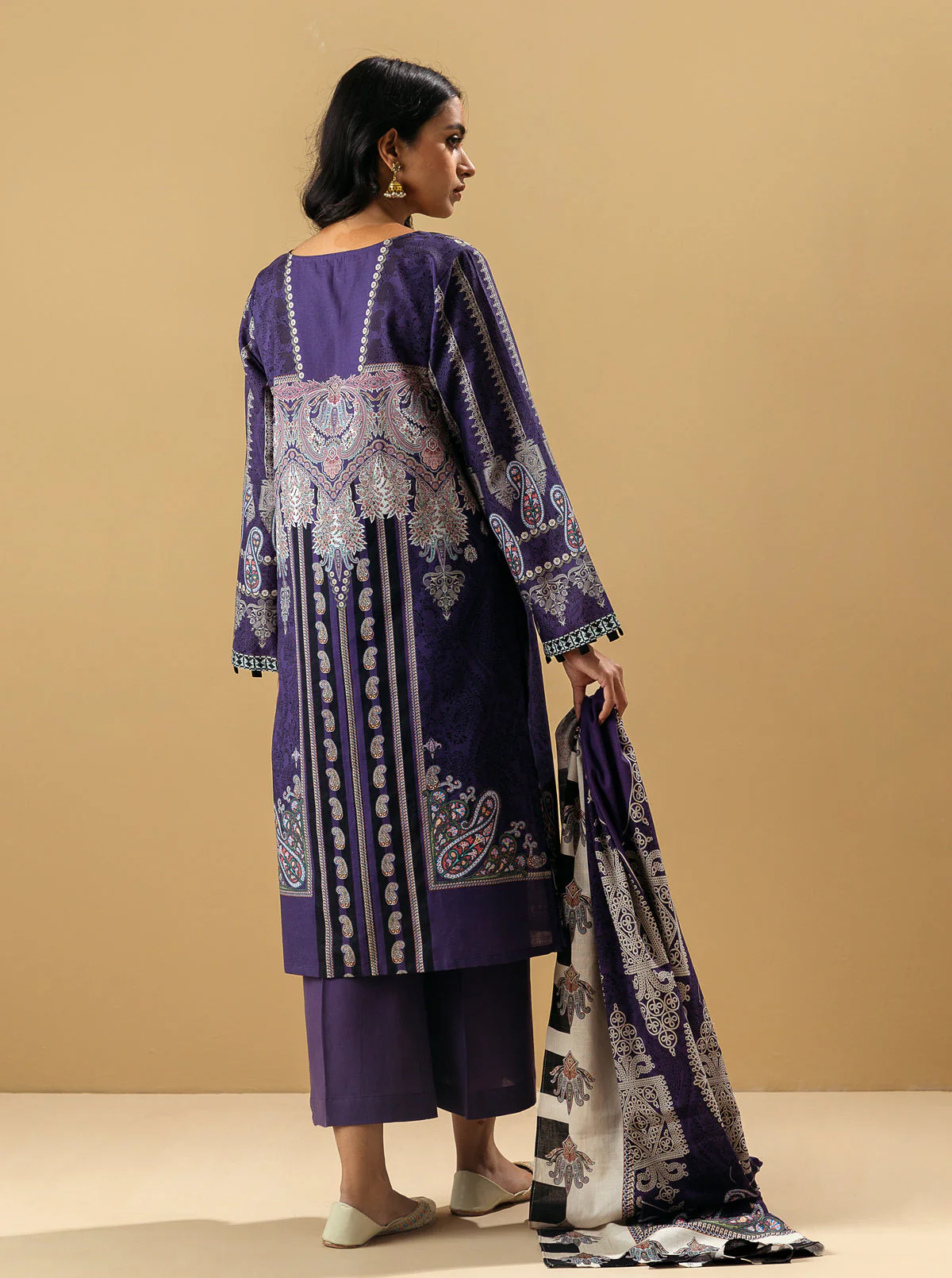 3 PIECE - PRINTED KHADDAR SUIT - VIVID PLUM - Image 5