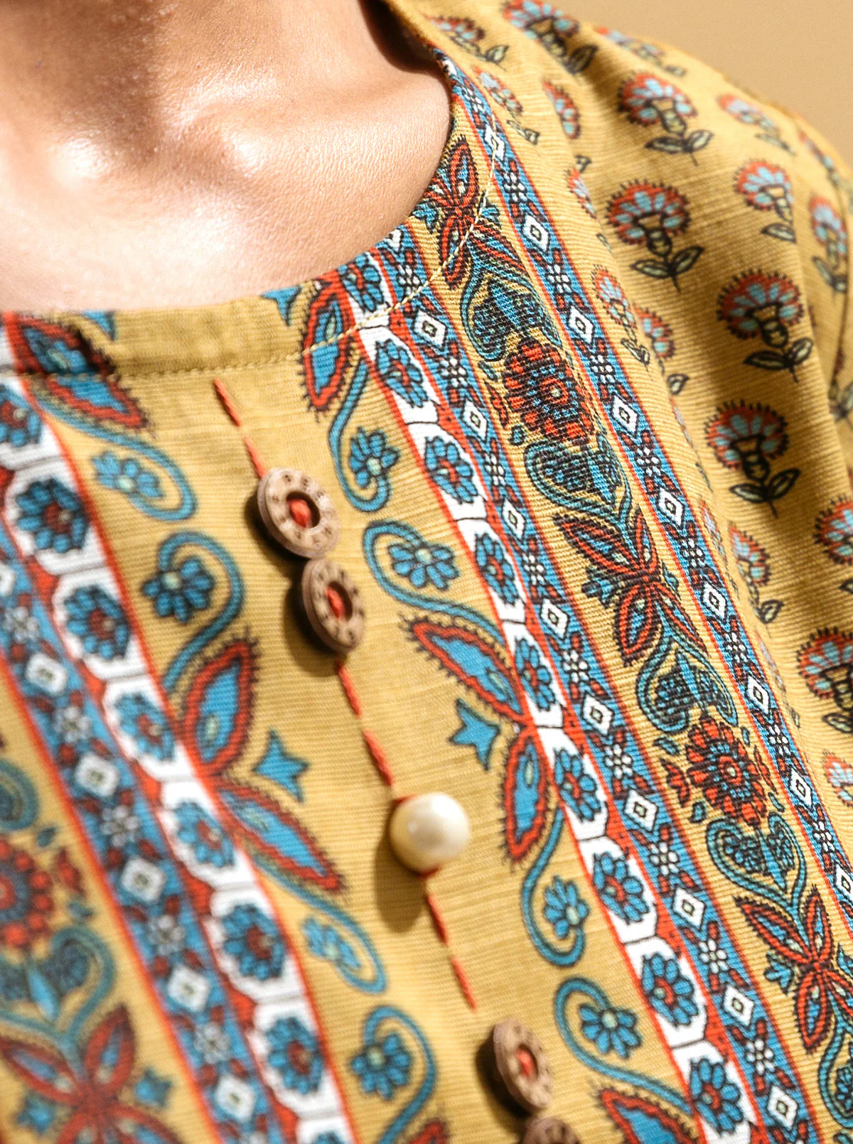 2 PIECE - PRINTED KHADDAR SUIT - GOLDEN SPRUCE - Image 3