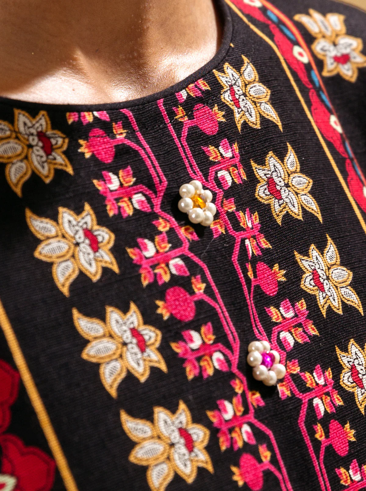 2 PIECE - PRINTED KHADDAR SUIT - BLACK FOREST - Image 2