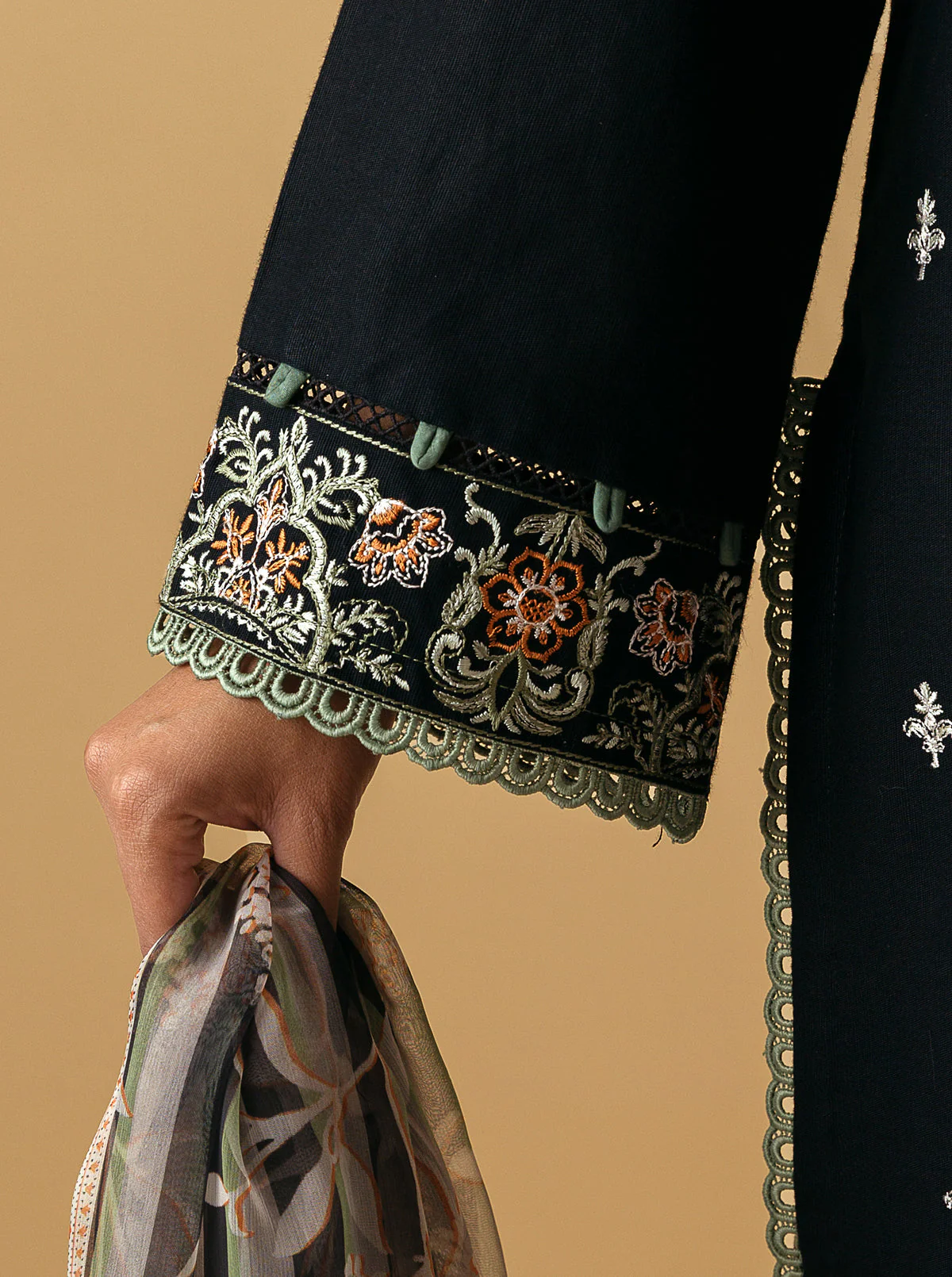 3 PIECE - EMBROIDERED KHADDAR SUIT - NOMADIC EDGE - Image 4