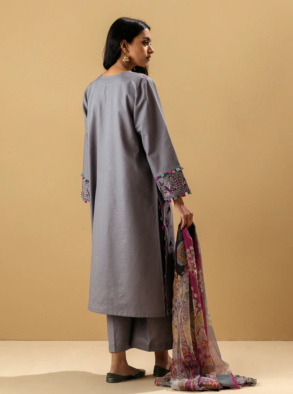 3 PIECE - EMBROIDERED KHADDAR SUIT - FROST GRAY - Image 5