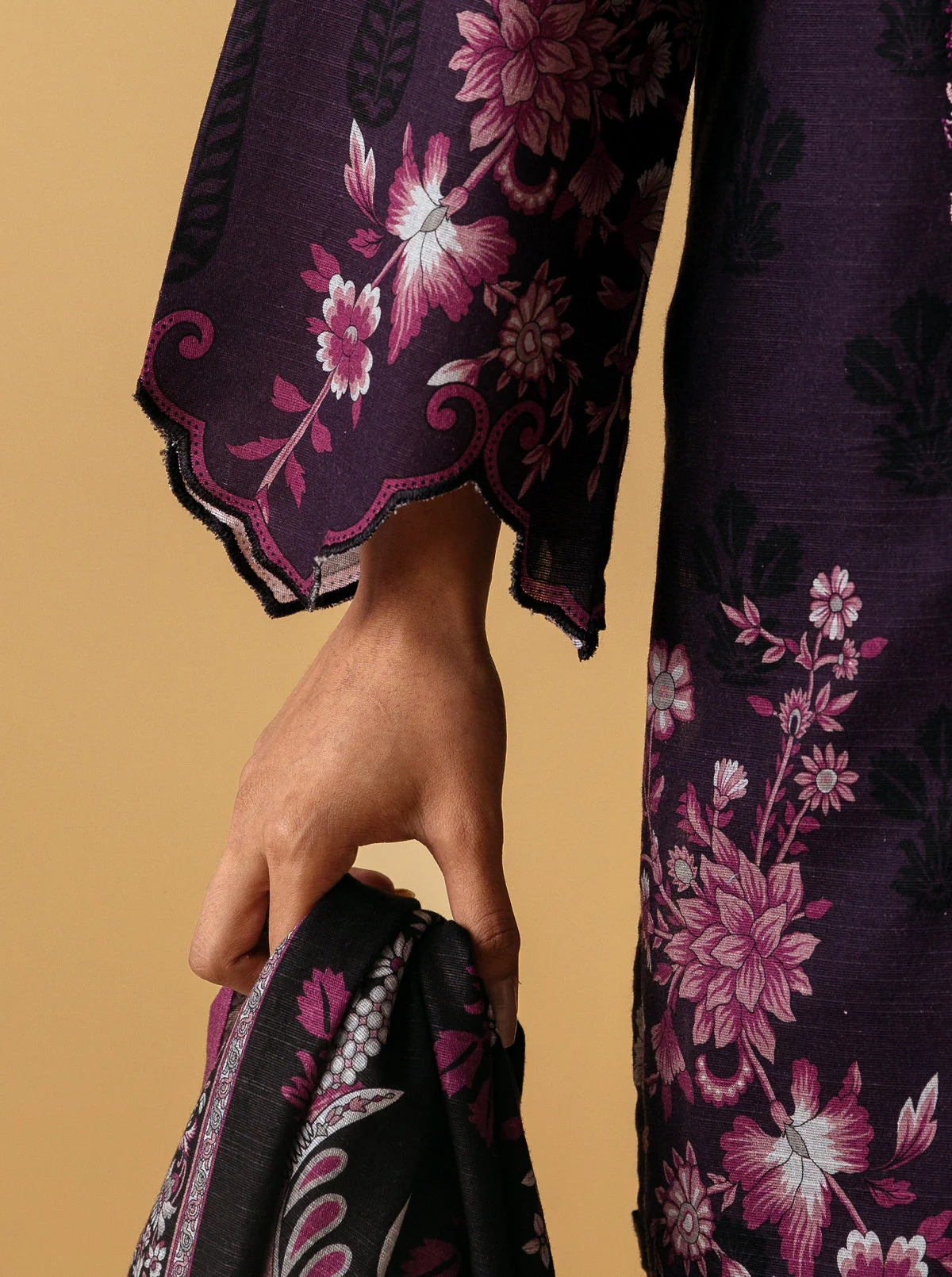 3 PIECE - EMBROIDERED KHADDAR SUIT - PLAM FLORA - Image 3
