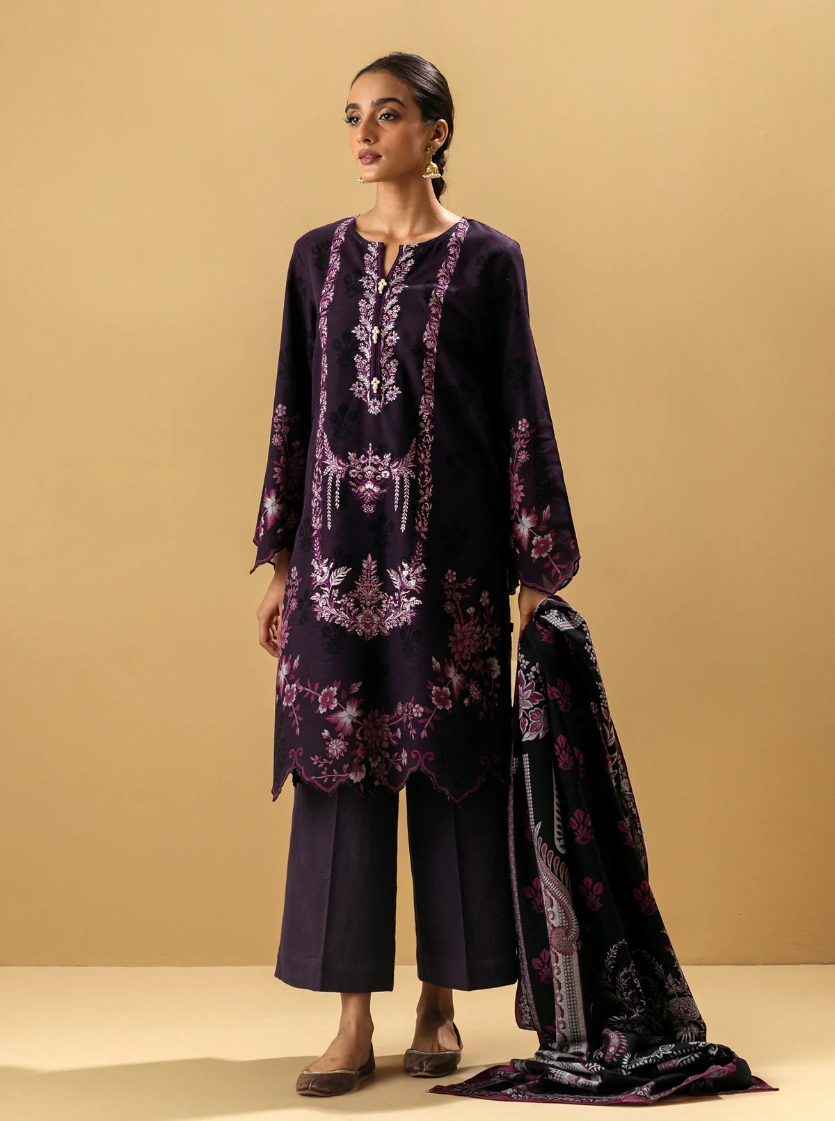 3 PIECE - EMBROIDERED KHADDAR SUIT - PLAM FLORA - Image 5