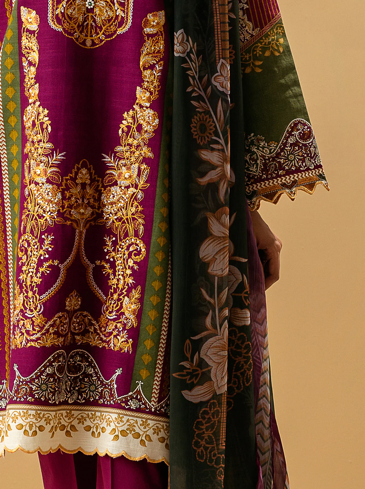 3 PIECE - EMBROIDERED KHADDAR SUIT - NEOCLASSICAL BERRY - Image 2