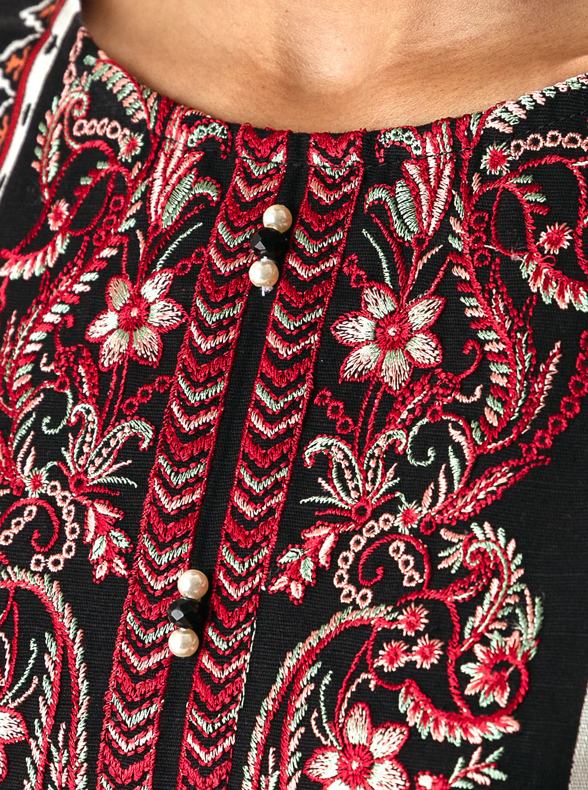 3 PIECE - EMBROIDERED KHADDAR SUIT - SMOKEY QUARTZ - Image 3