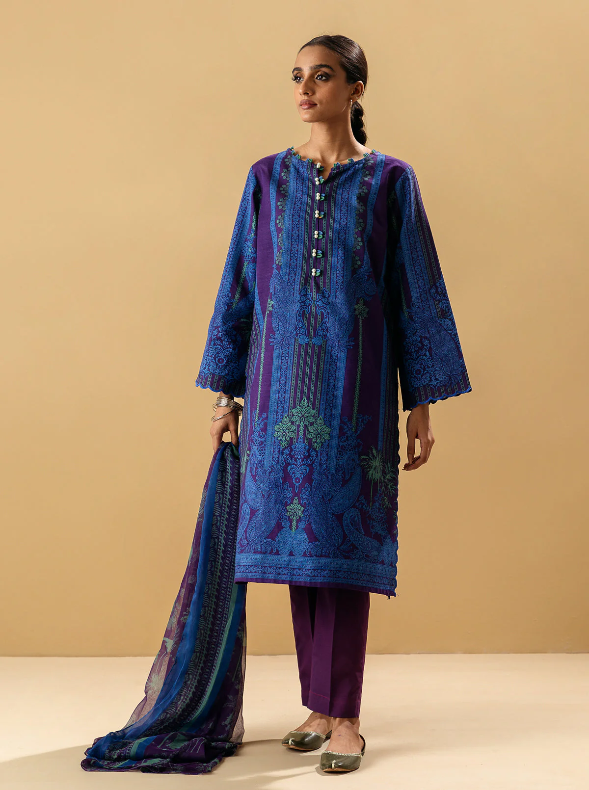 3 PIECE - PRINTED KHADDAR SUIT - MAJESTIC PLUM - Image 4