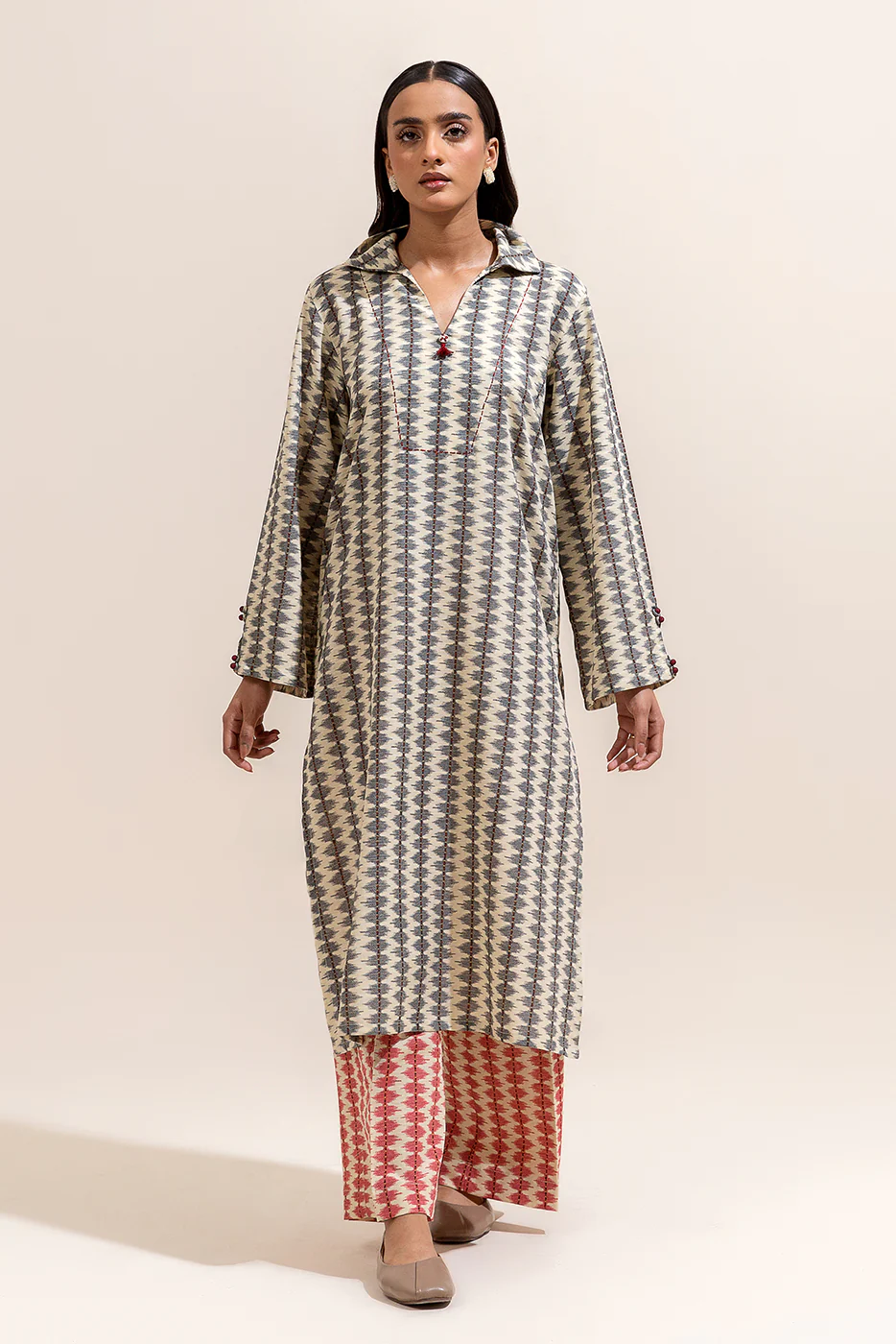 2 PIECE PRINTED KHADDAR SUIT-GREY WEAVE (UNSTITCHED) - Image 2