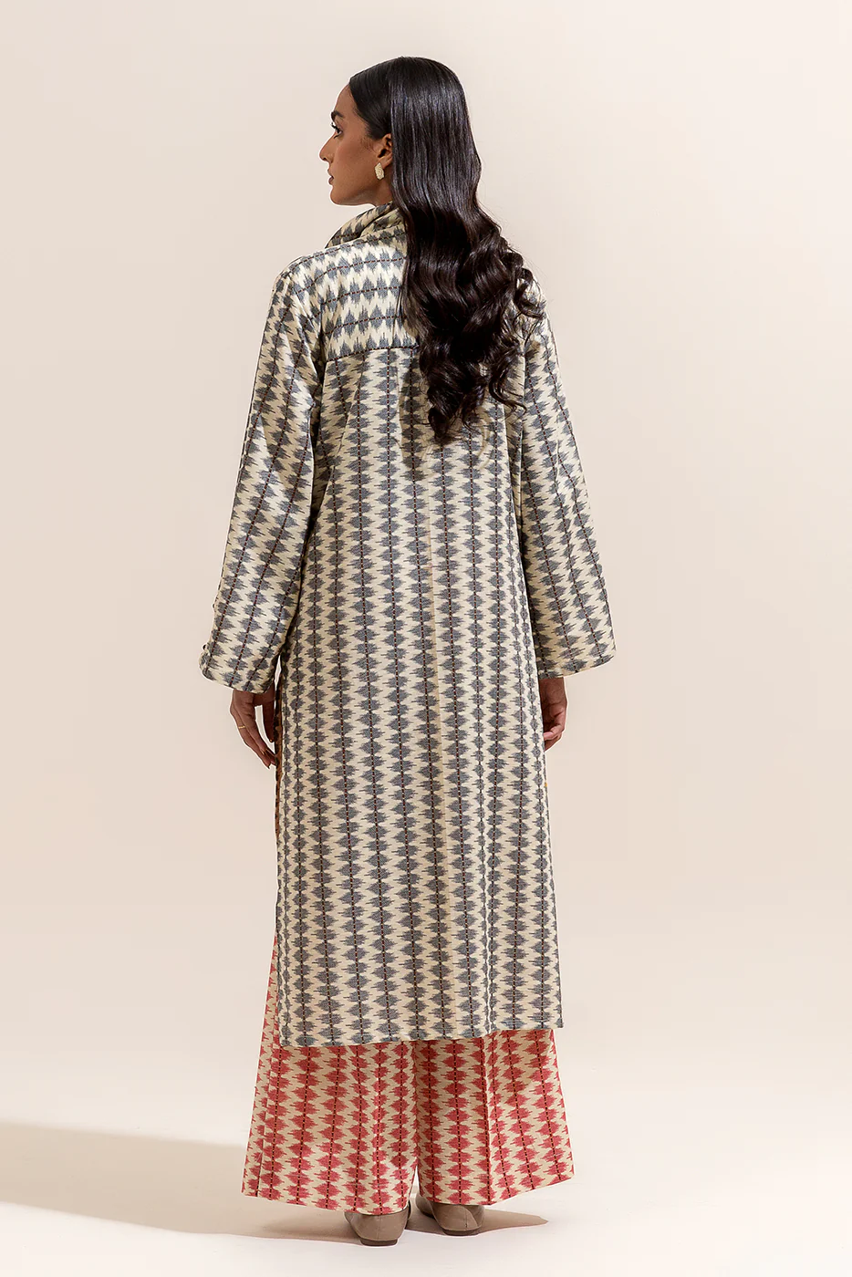 2 PIECE PRINTED KHADDAR SUIT-GREY WEAVE (UNSTITCHED) - Image 3