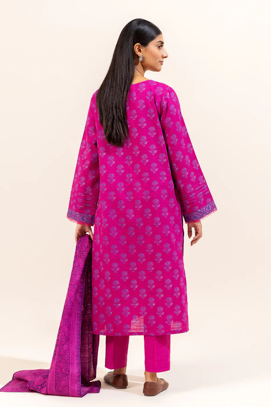 3 PIECE EMBROIDERED KHADDAR SUIT-PHLOX PINK (UNSTITCHED) - Image 4