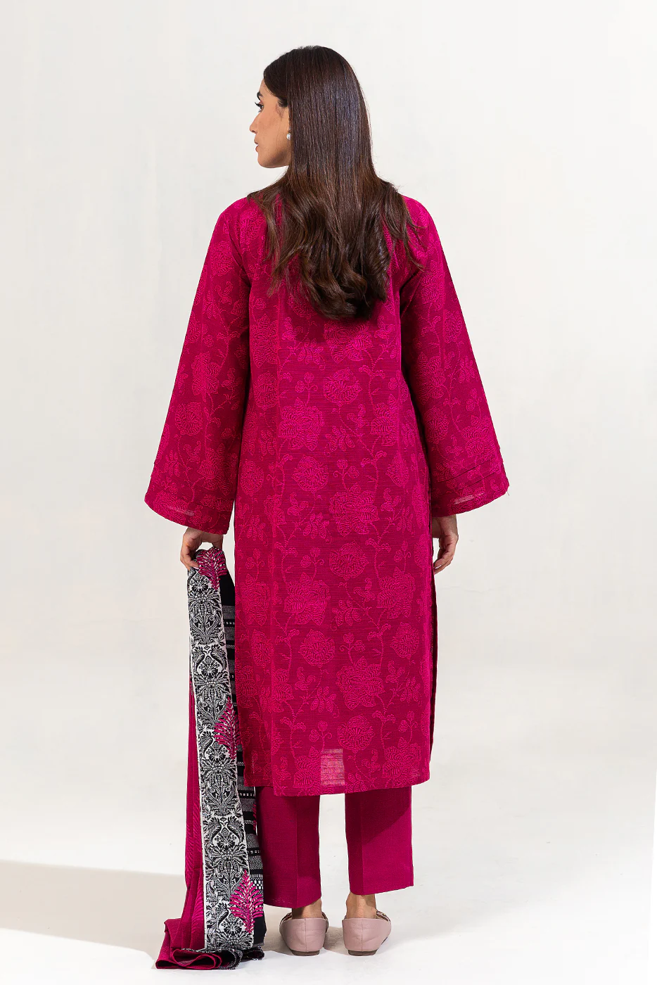 3 PIECE EMBROIDERED KHADDAR SUIT-MAGENTA NOIR (UNSTITCHED) - Image 3