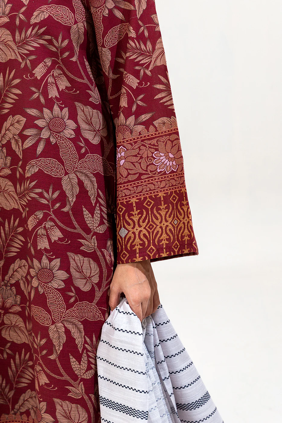 3 PIECE PRINTED KHADDAR SUIT-REGAL RADIANCE (UNSTITCHED) - Image 5
