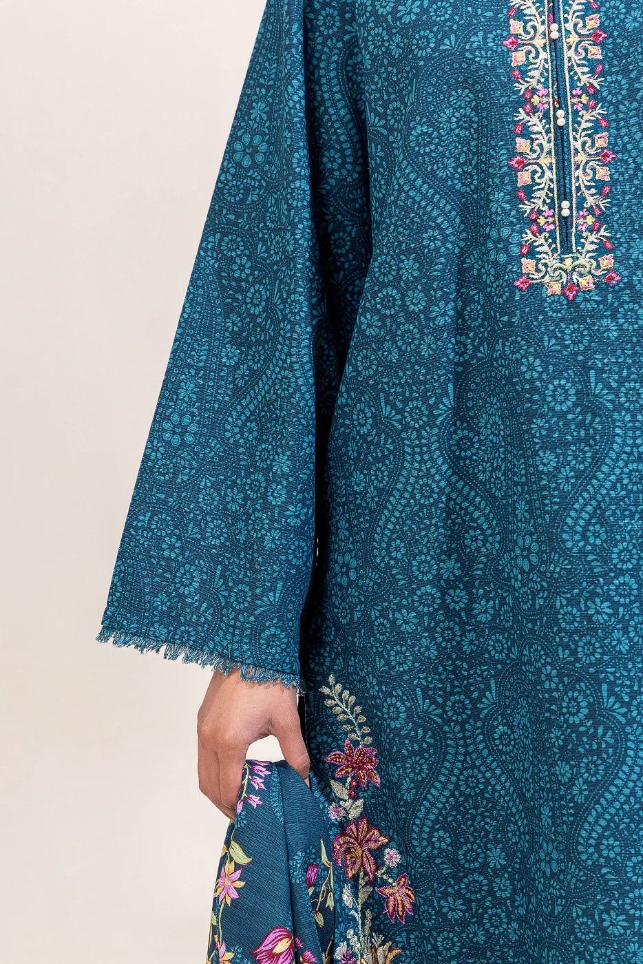 3 PIECE EMBROIDERED KHADDAR SUIT-GARDEN CHARM (UNSTITCHED) - Image 5