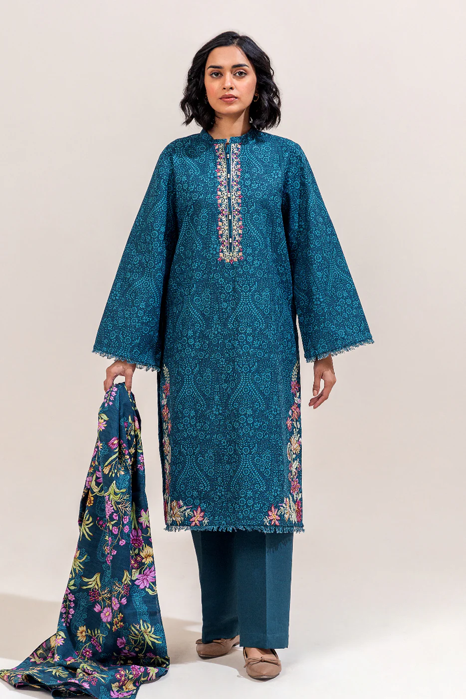 3 PIECE EMBROIDERED KHADDAR SUIT-GARDEN CHARM (UNSTITCHED) - Image 6