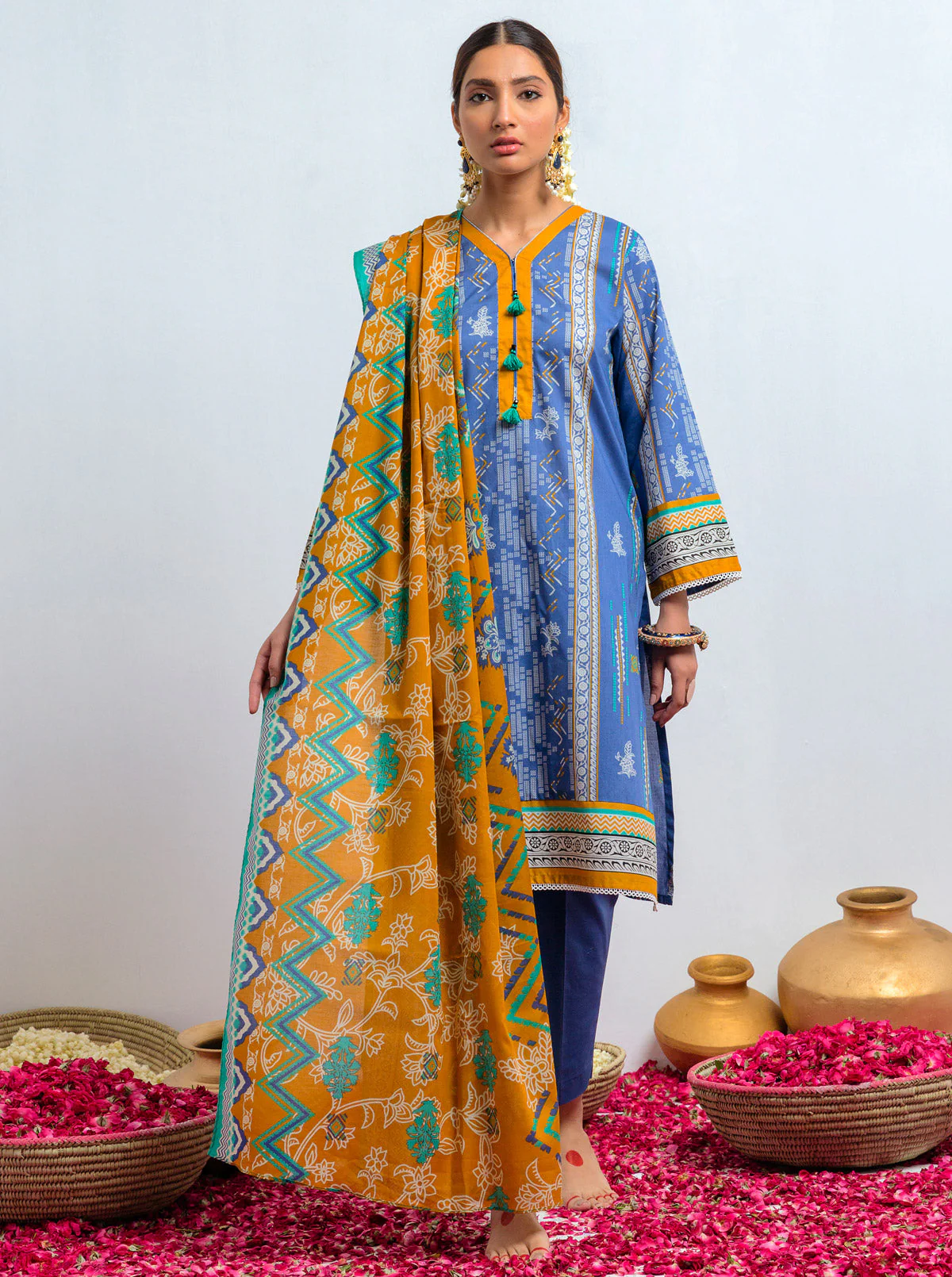 3 PIECE - PRINTED LAWN SUIT - BLUE GAZE - Image 4