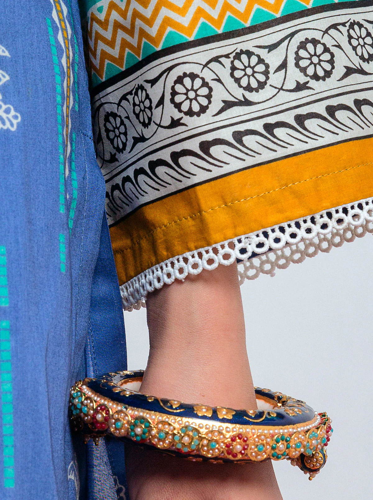 3 PIECE - PRINTED LAWN SUIT - BLUE GAZE - Image 6