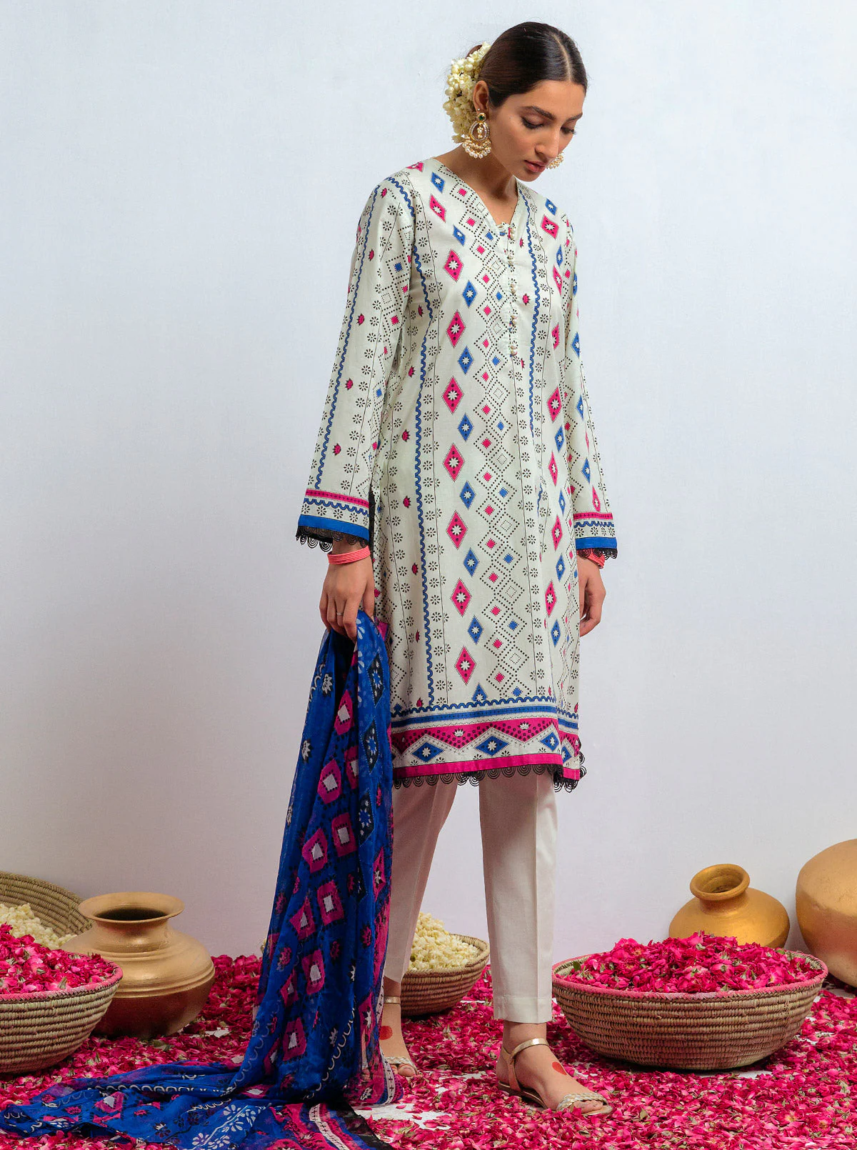 3 PIECE - PRINTED LAWN SUIT - GEOMETRIC AURORA - Image 4