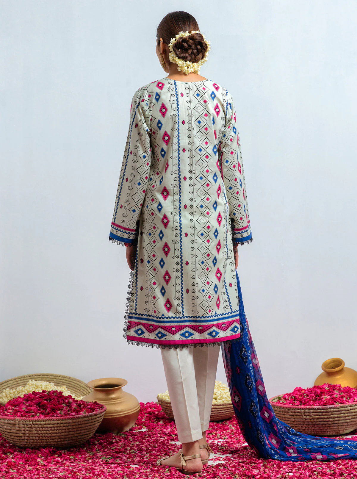 3 PIECE - PRINTED LAWN SUIT - GEOMETRIC AURORA - Image 8