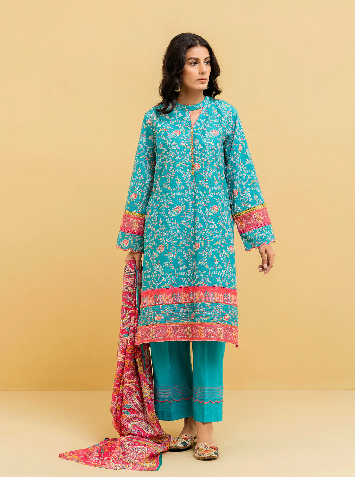 2 PIECE - PRINTED LAWN SUIT - MAGICAL FLORALS - Image 3