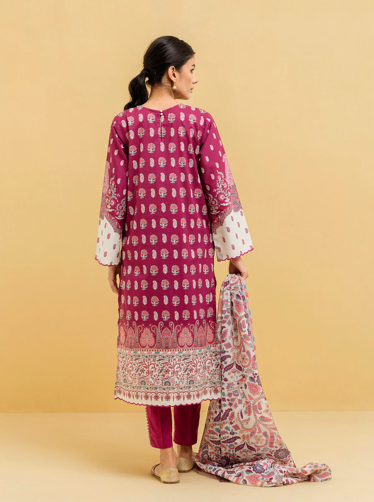 3 PIECE - PRINTED LAWN SUIT - ELEGANT FUCHSIA - Image 6