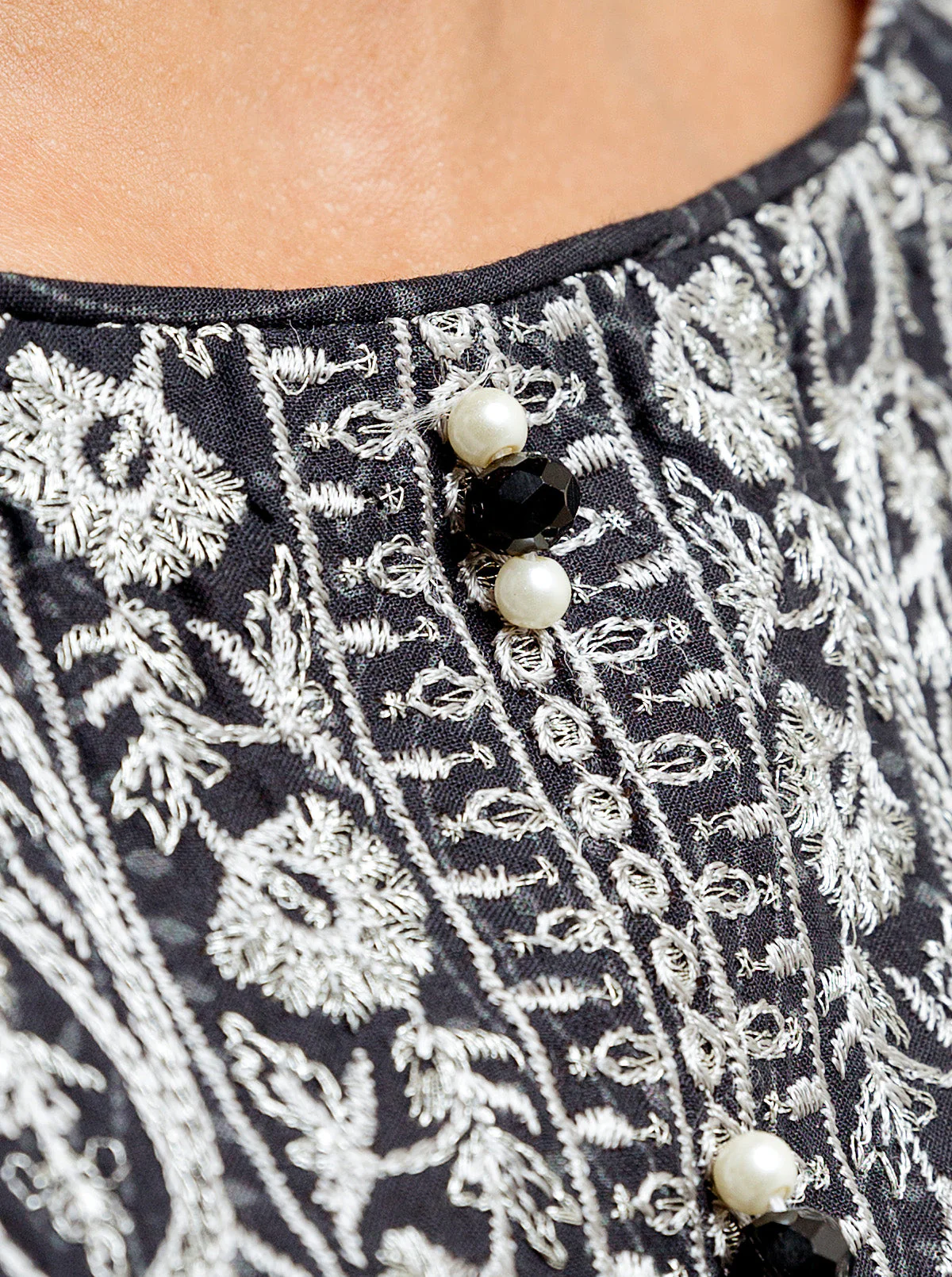 3 PIECE - EMBROIDERED LAWN SUIT - MIDNIGHT DUST - Image 5