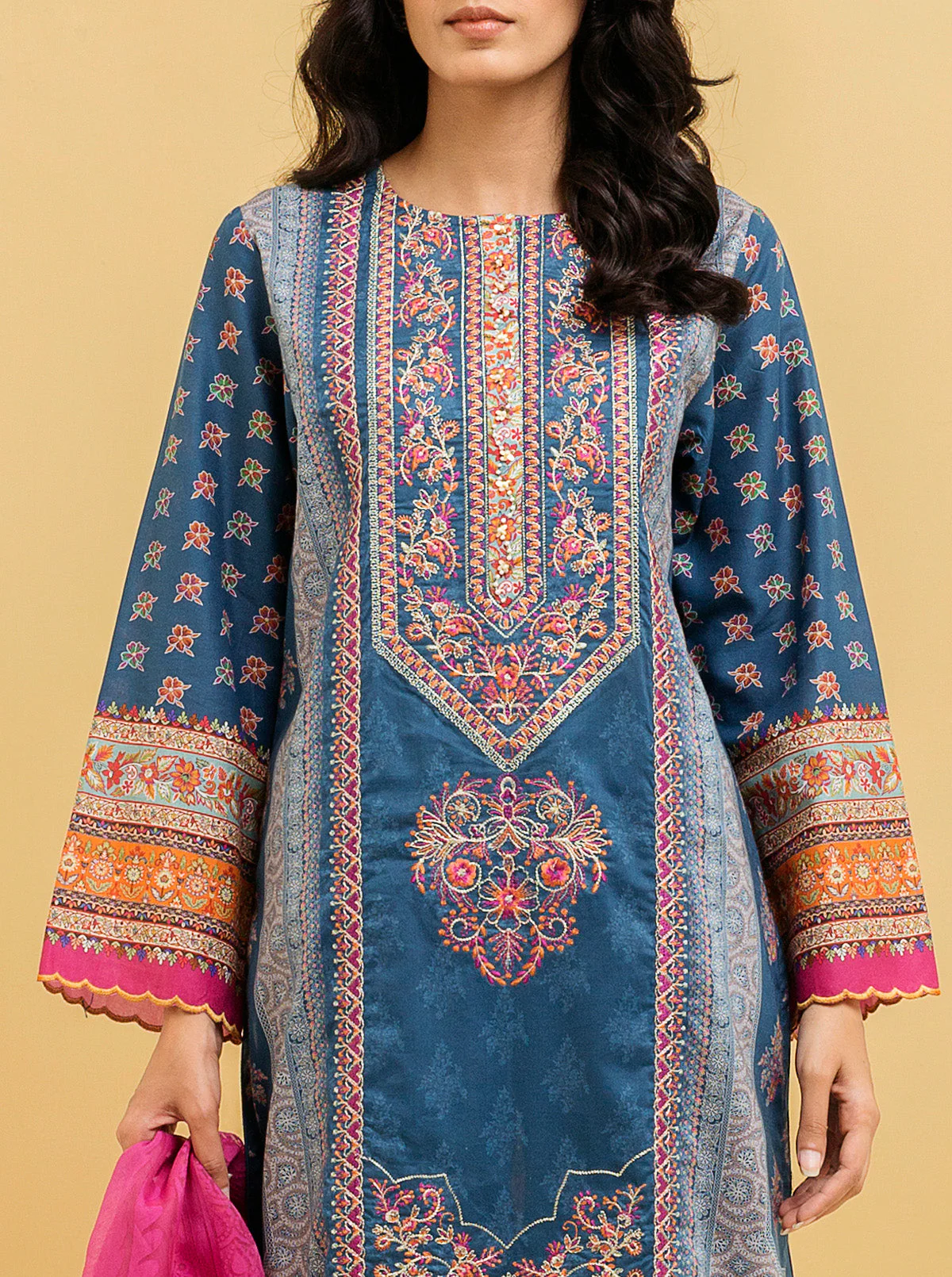 3 PIECE - EMBROIDERED LAWN SUIT - GLAMOUR GLEAM - Image 4