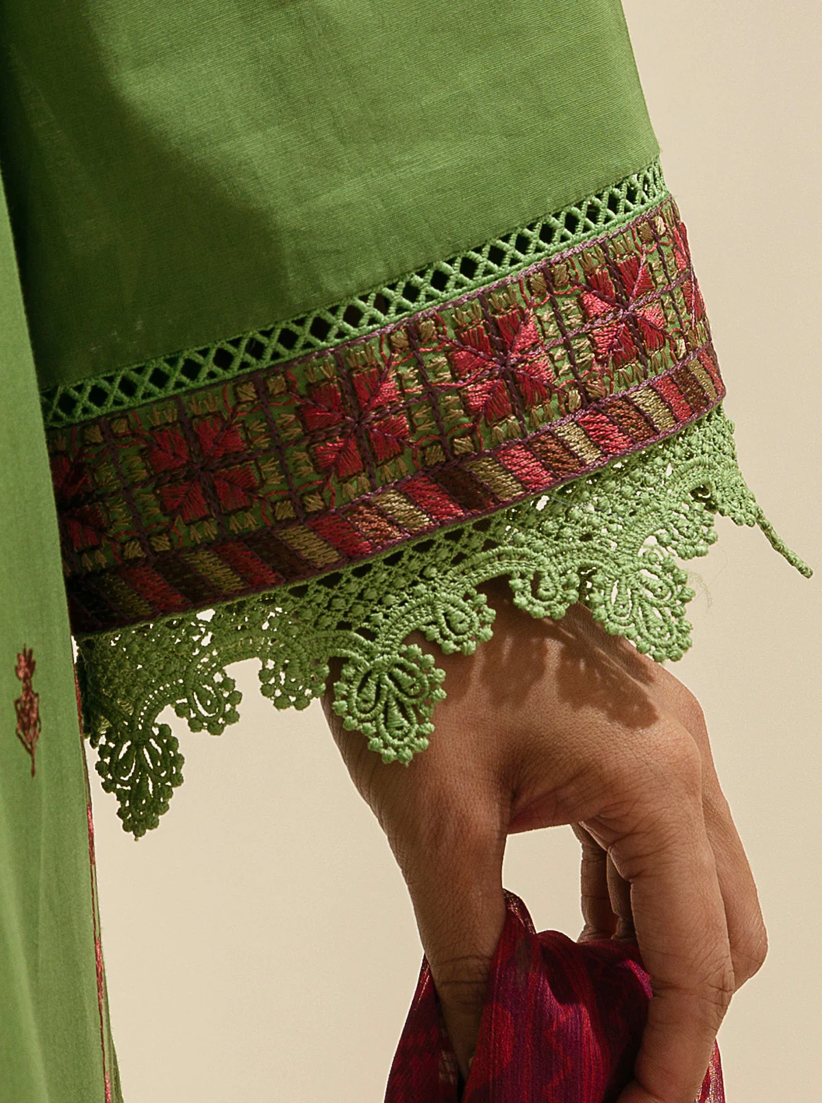 3 PIECE - EMBROIDERD LAWN SUIT - EVERGREEN BEAUTY - Image 3