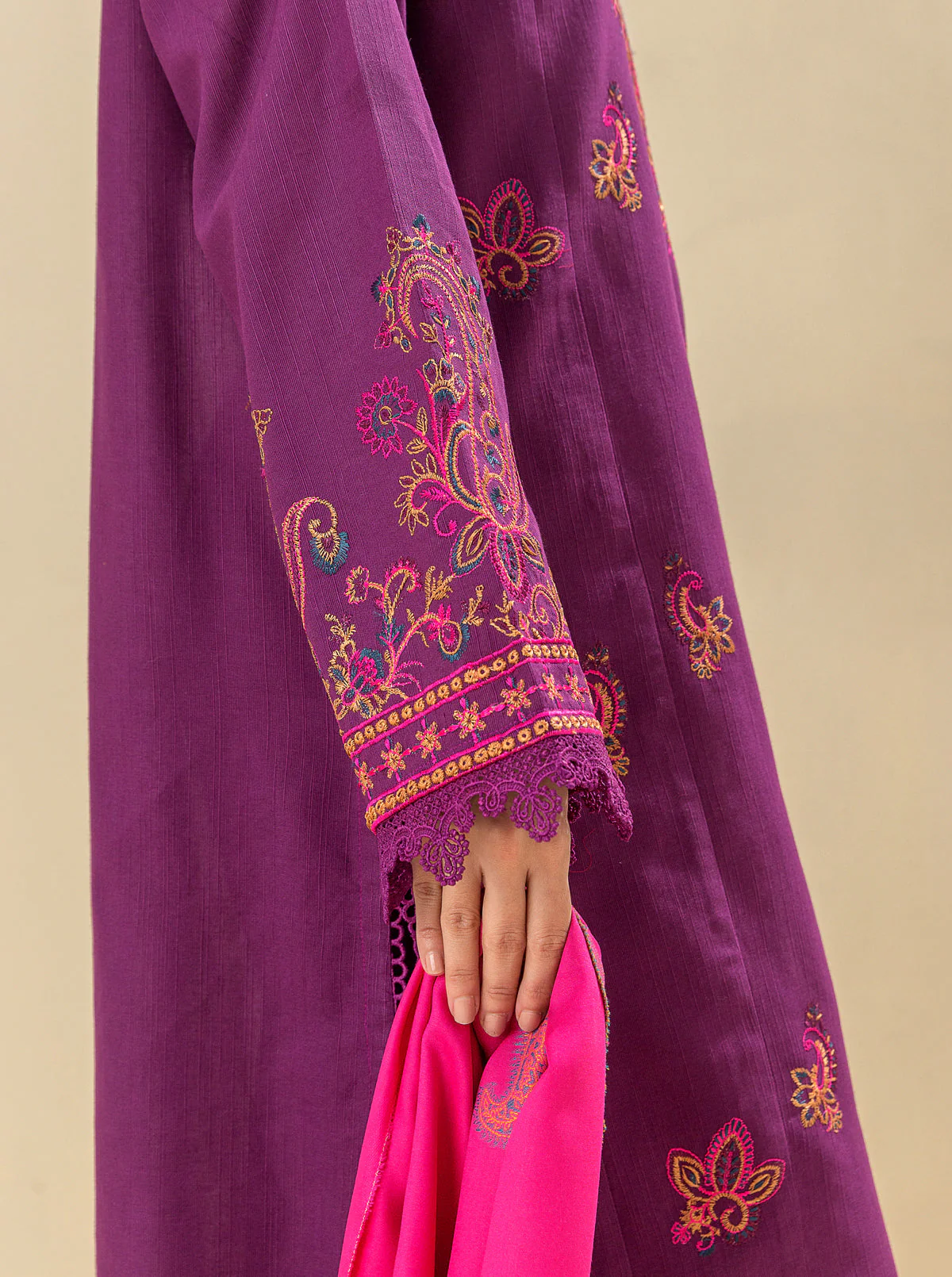 3 PIECE - EMBROIDERED  KHADDAR SUIT - KIR ROYALE - Image 6