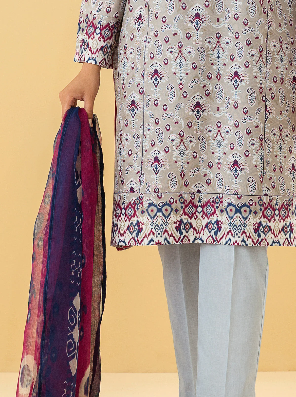2 PIECE - PRINTED LAWN SUIT - PEARL GREY - Image 4